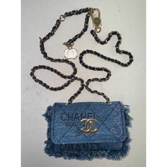 Chanel 22P Blue Denim Graffiti Black Pink CC Logo Frayed Credit Card Belt Bag - Picture 2 of 16